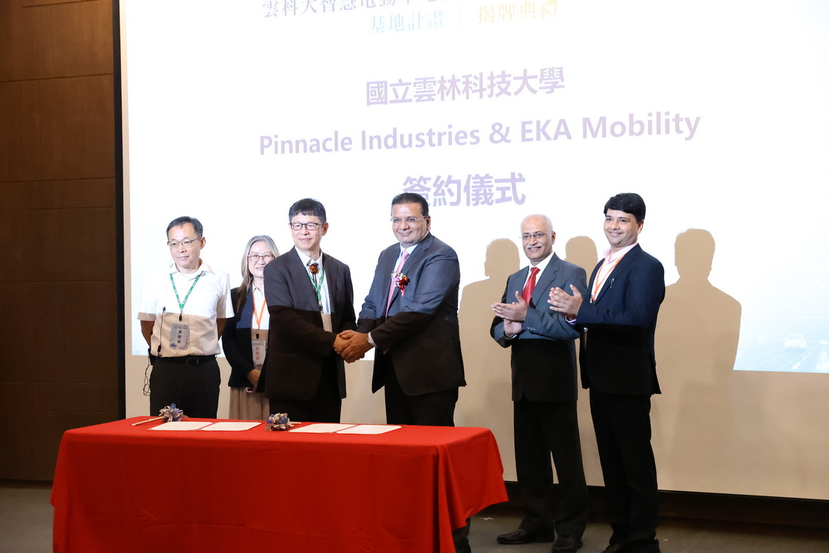 本校與印度EKA車廠合作開發車用電子管理系統簽約儀式
